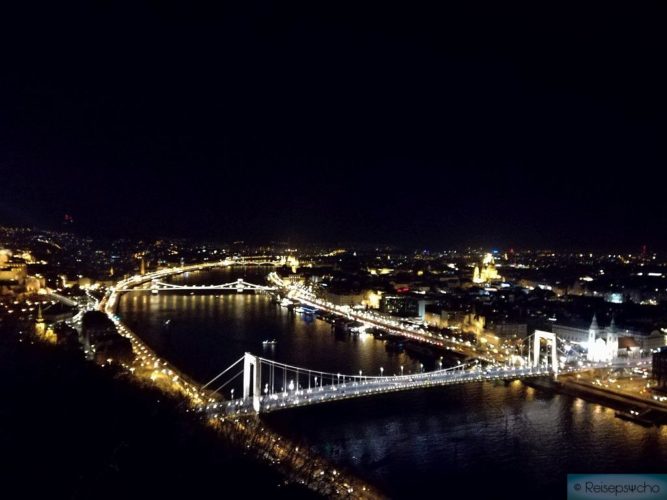 Budapest bei Nacht - der Blick von der Zitadelle Budapest