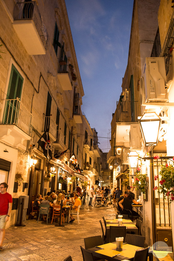 Monopoli bei Nacht