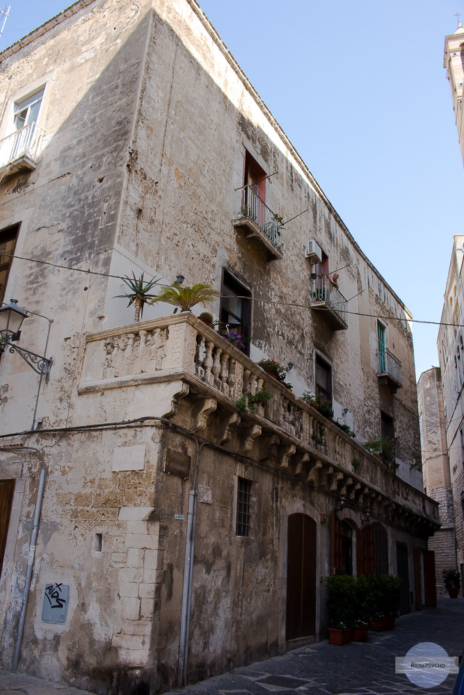 Alte Häuser in der Altstadt von Bari