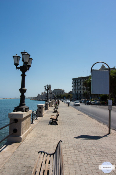 Die Hafenpromenade von Bari
