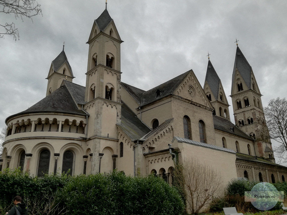 Basilika Sankt Kastor von hinten