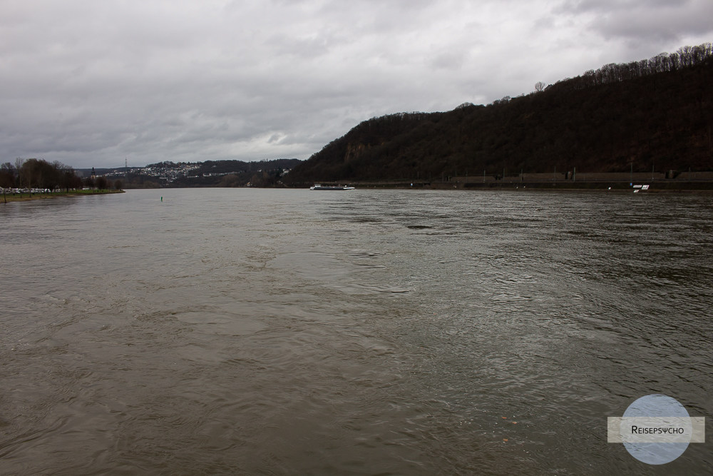 Zusammenlauf Rhein und Mosel
