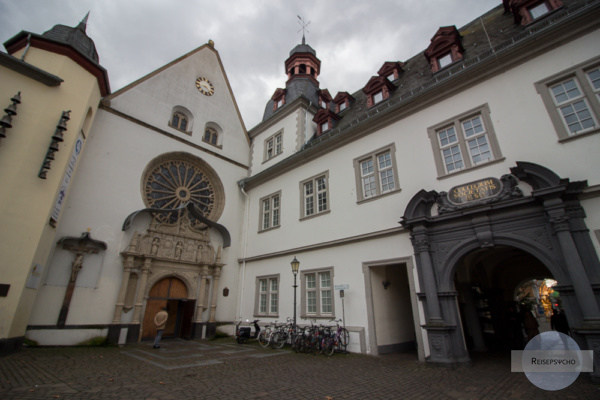 Jesuitenkirche und das Rathaus in Koblenz