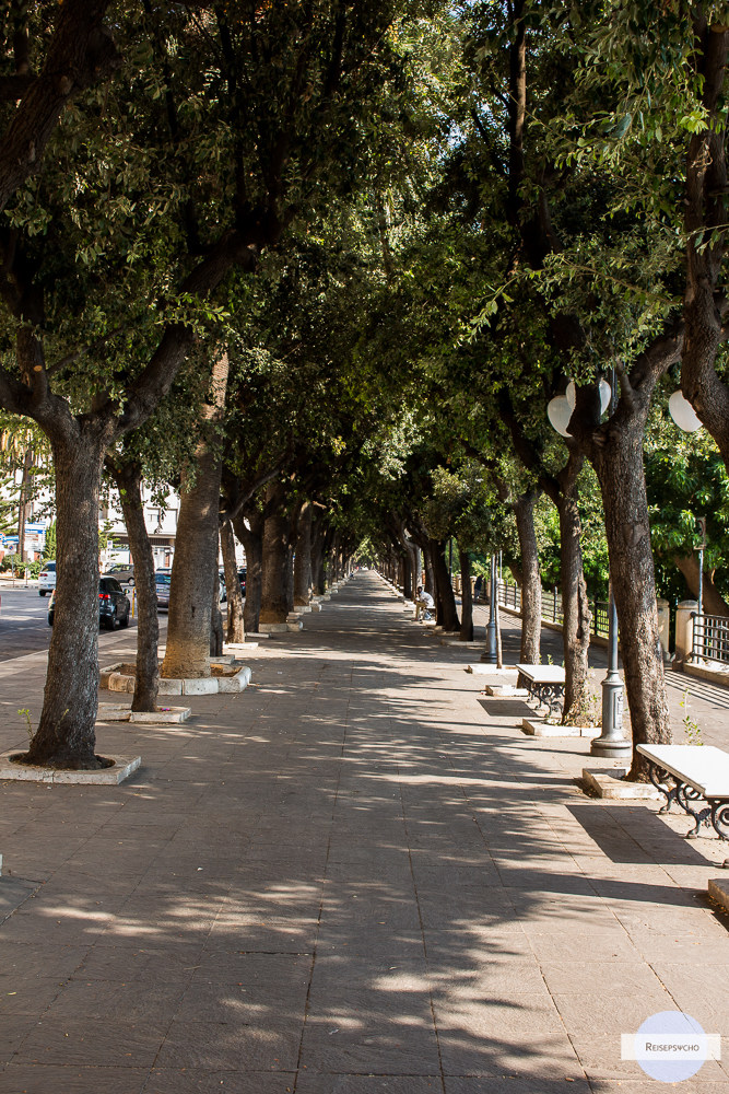 Allee am Lungomare in Tarent