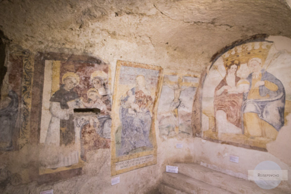 Malereien in der Felsenkirche in Matera