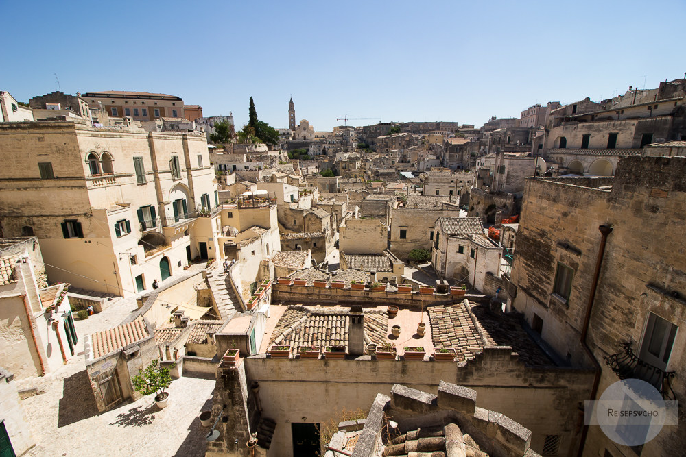 Blick auf Matera vom Balkon an der Piazza Vittorio Veneto