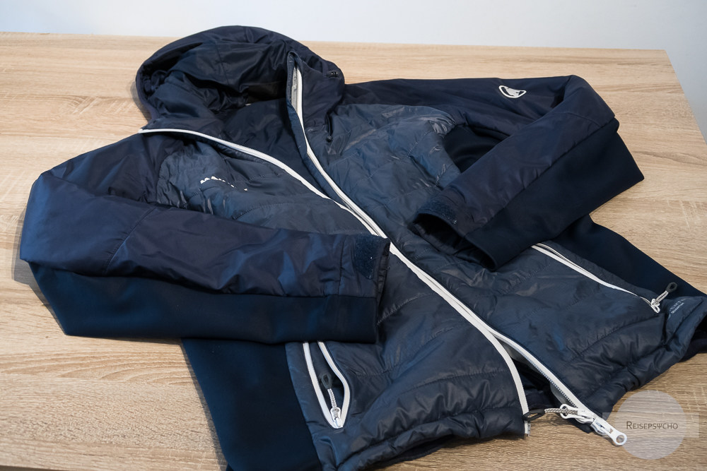 Eine warme leichte Mammut Jacke - ein Muss im Reisegepäck