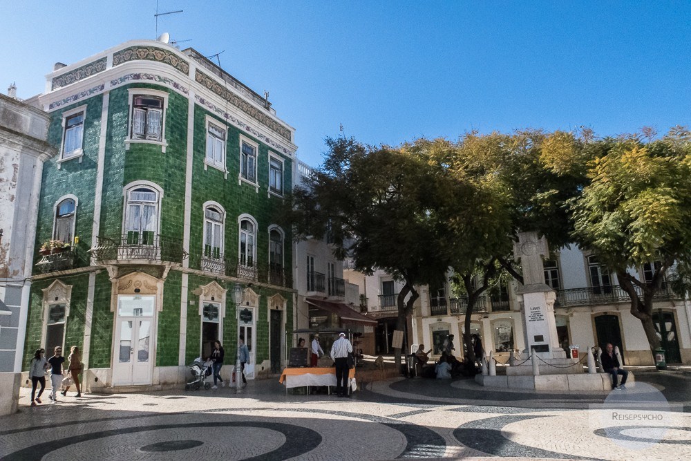großer schöner Platz in Lagos / Algarve