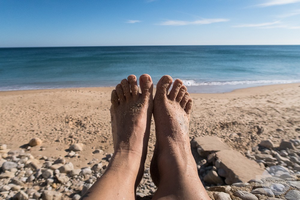 Füße im Sand - an der Algarve im Winter