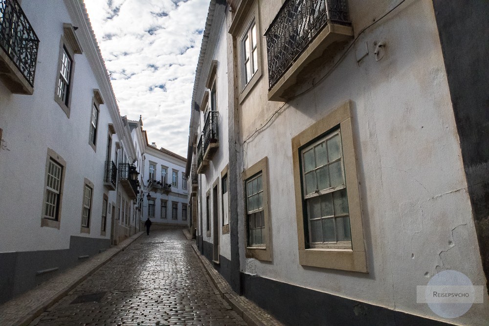 Einsame Gasse in Faro
