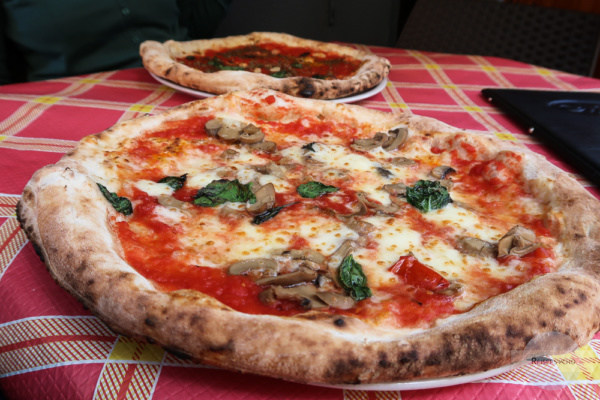 Originale Pizza Neapolitana
