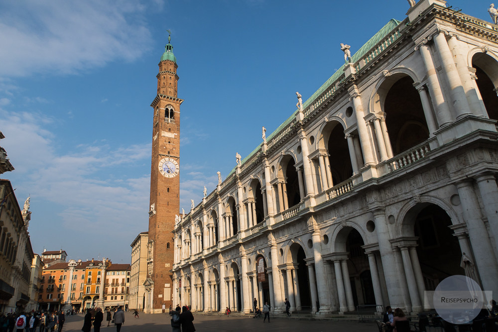 Die Piazza dei Signori mit der Basilica Palladiana in Vicenza