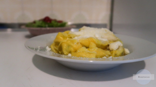Tortelloni mit Parmigiano