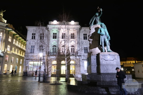 Preserenplatz in Ljubljana bei Nacht