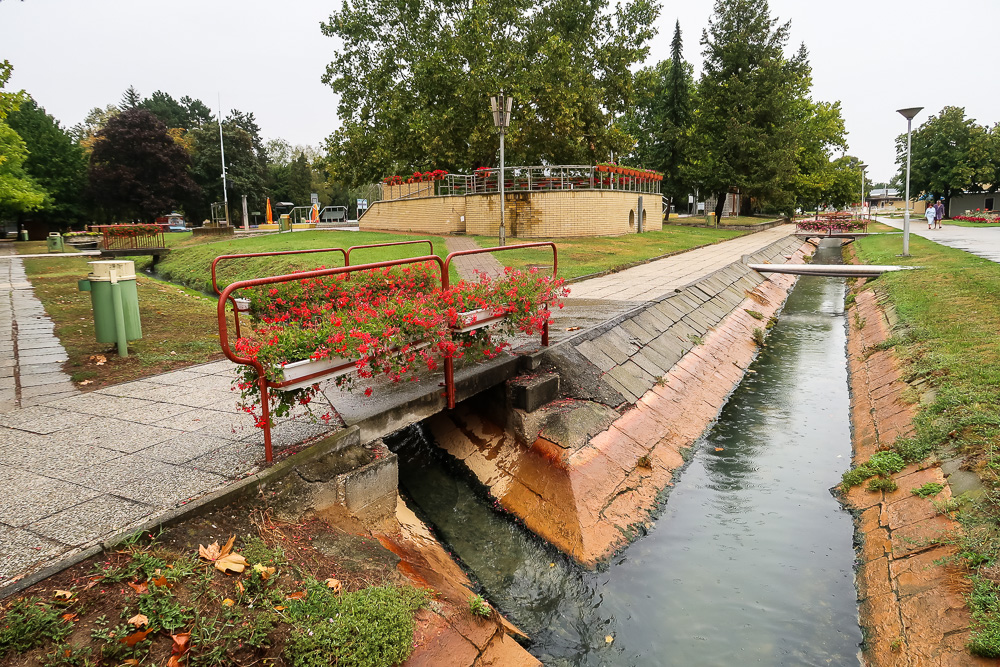 Abwassergraben in der Therme Bük
