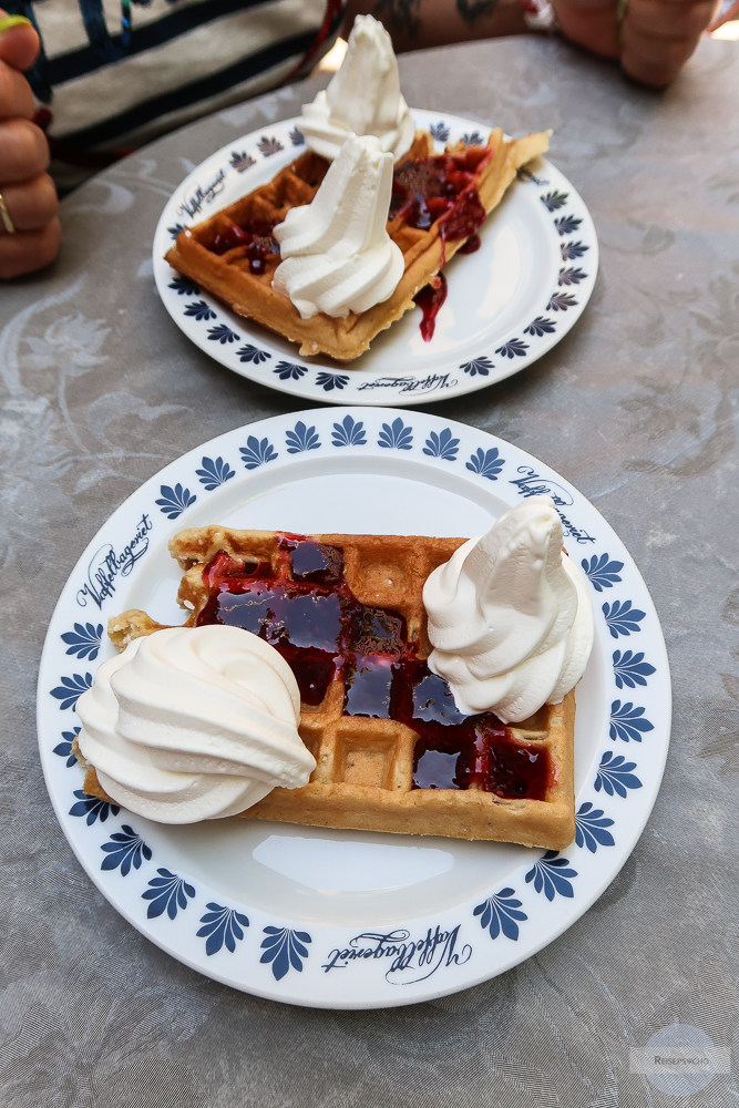 Waffeln mit Softeis