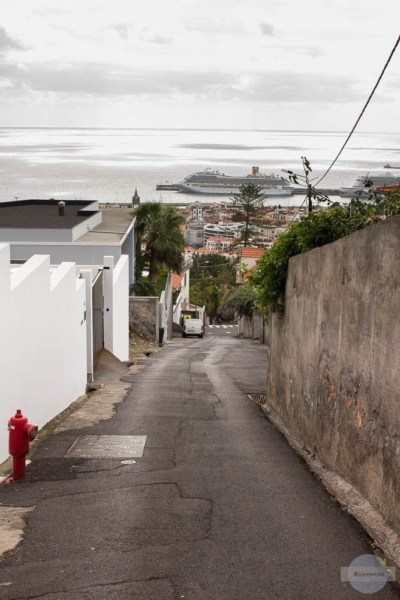 Steile Straße in Funchal