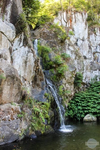 Wasserfall auf Sao Miguel zum Baden