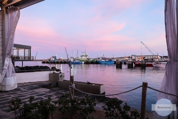 Hafen von Ponta Delgada am Abend