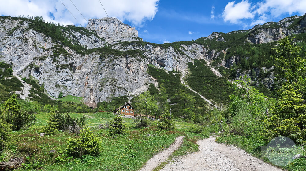 Wanderung zu einer Hütte