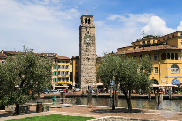 Riva del Garda im Gardasee Norden mit dem Turm