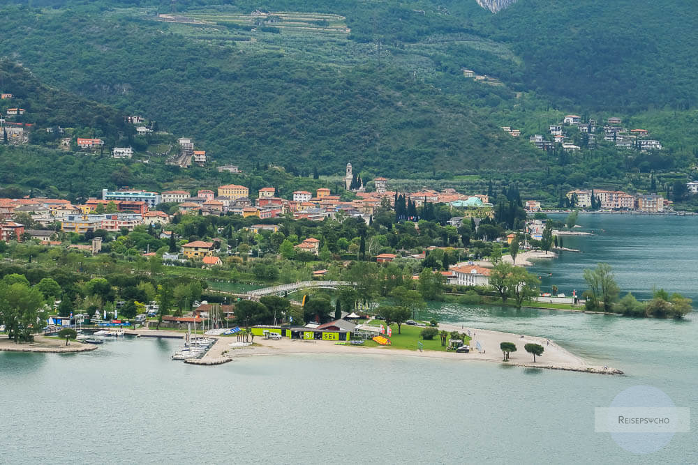 Torbole am Gardasee vom Monte Brione aus