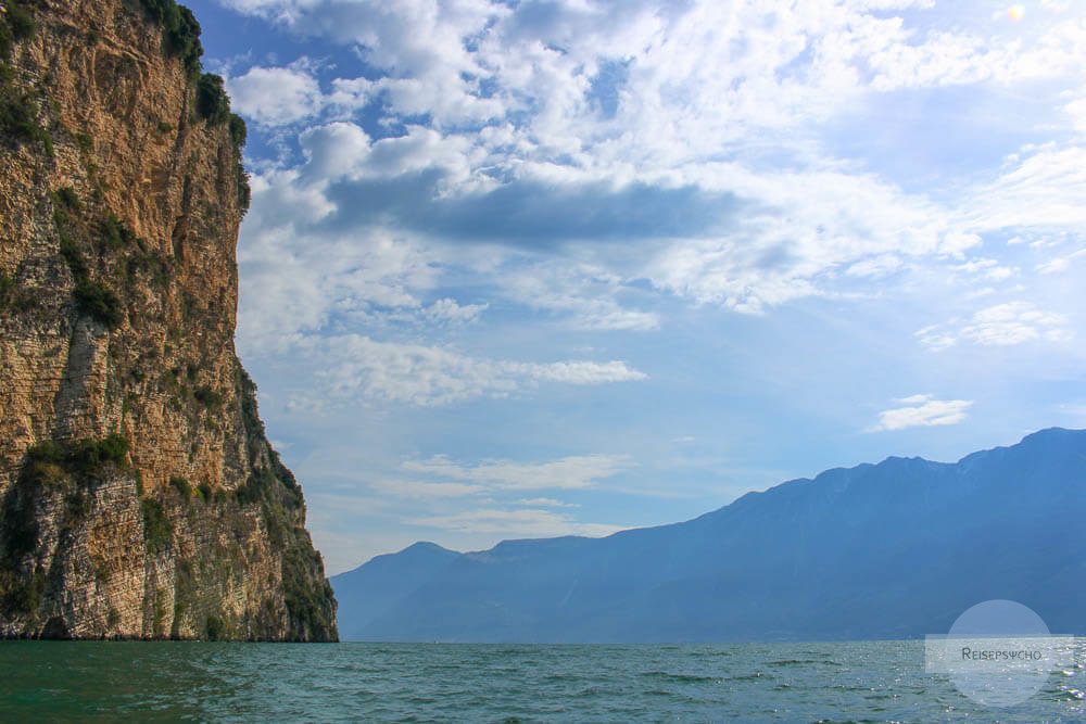 Felswände im Gardasee Norden, hier in Tignale