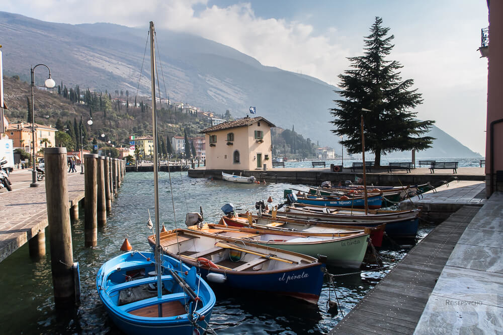 Torbole alter Hafen und Zollhäuschen