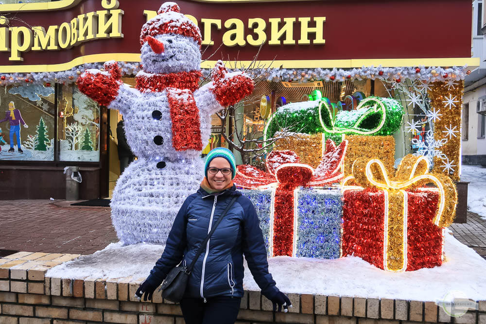 Advent in Kiew mit vor leuchtenden Figuren