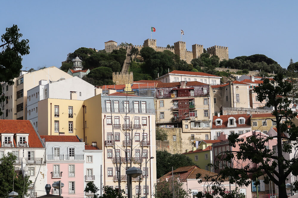 Castelo in Lissabon bei einem Zwischenstop ansehen