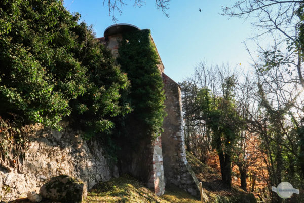 Gotische Mauer Schloßberg