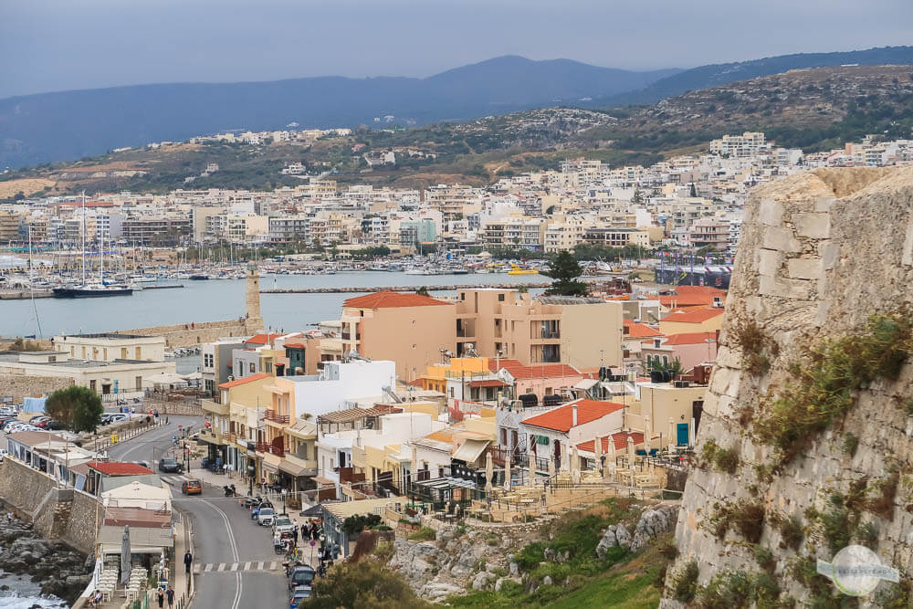 Blick über Rethymno zum Psiloritis