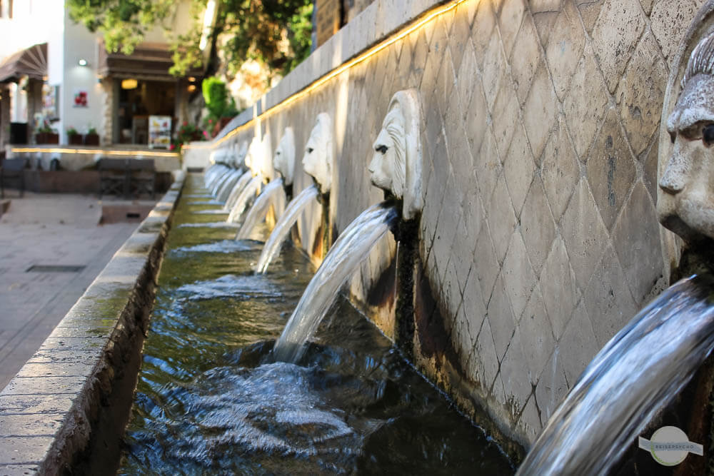 Der Löwenbrunnen in Spili