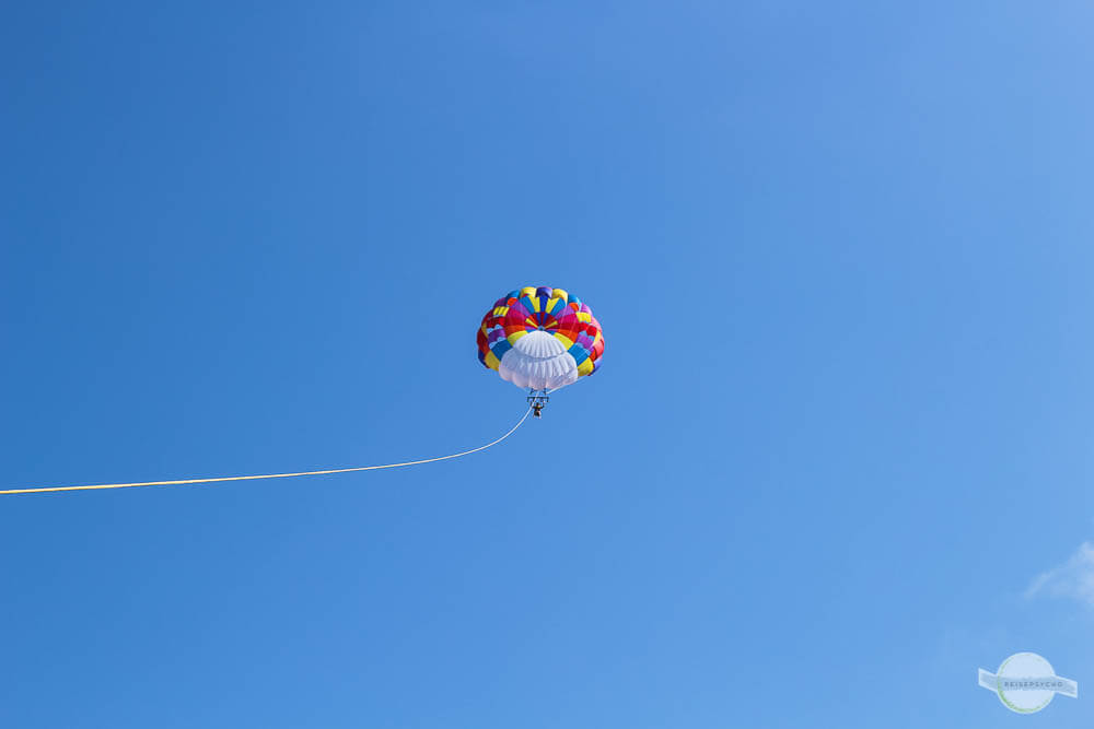 Parasailing Bild in der Höhe