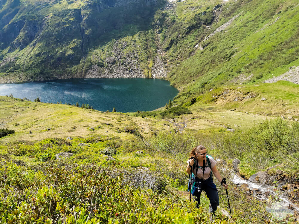 Wandern am Bergsee