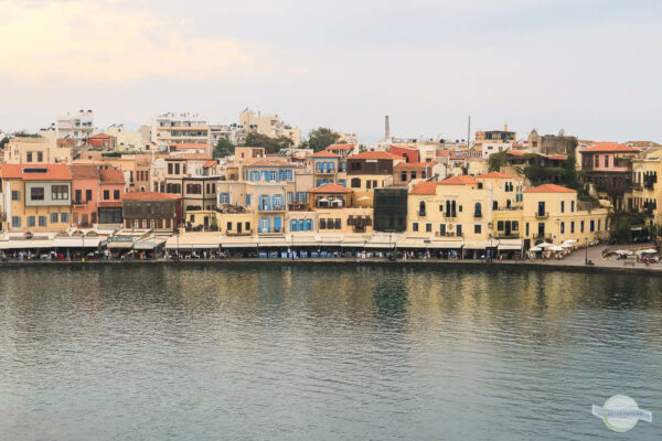 Häuser im Hafen von Chania