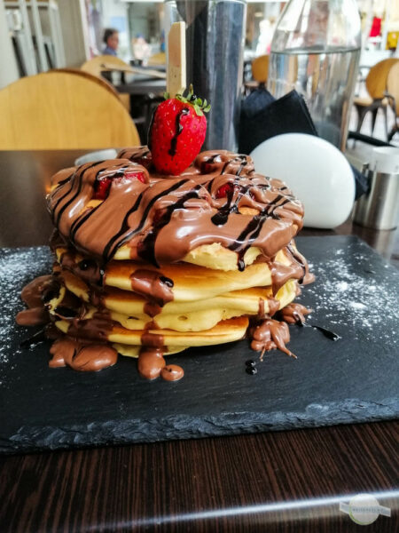 Pancake Turm essen in Chania