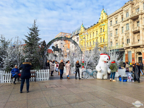 Hauptplatz Zagreb im Advent weihnachtlich gestaltet