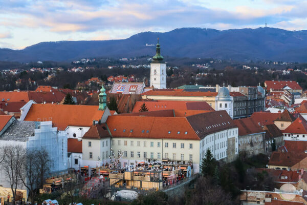 Blick ins Medvednica-Gebirge hinter Zagreb