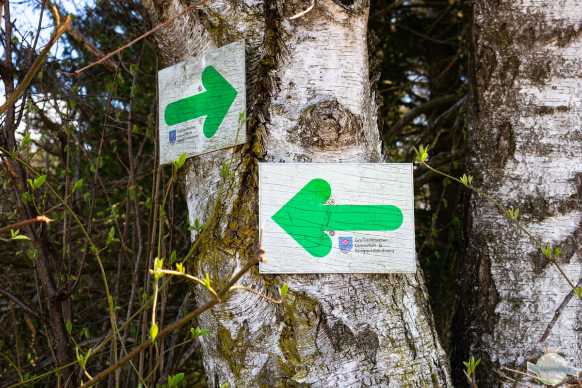 Wegweiser Schachblumen Rundweg Großsteinbach