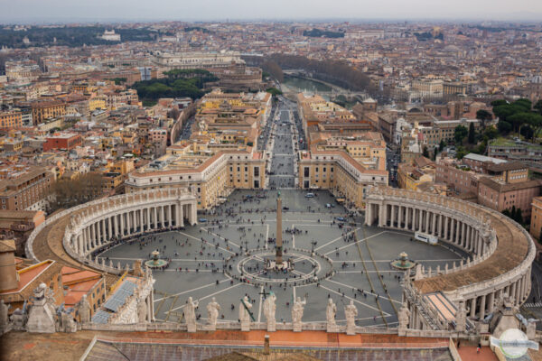 Blick von der Petersdomkuppel über Rom