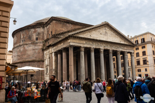 Pantheon mit Menschen