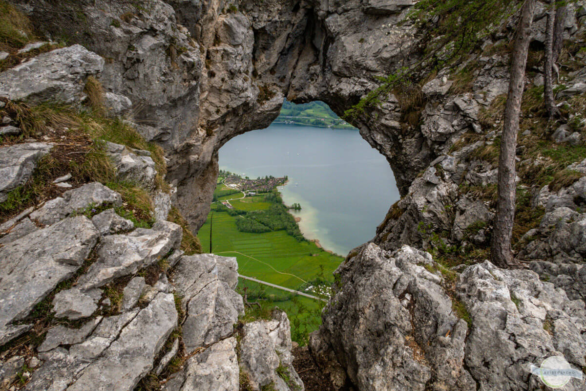 Das Drachenloch mit Blick auf den Mondsee