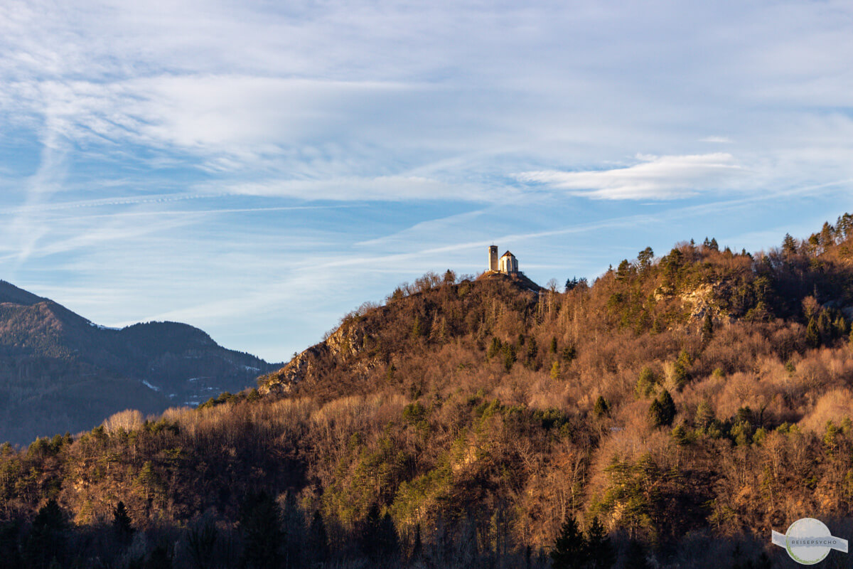 Die Kirche San Floriano hoch über Illegio