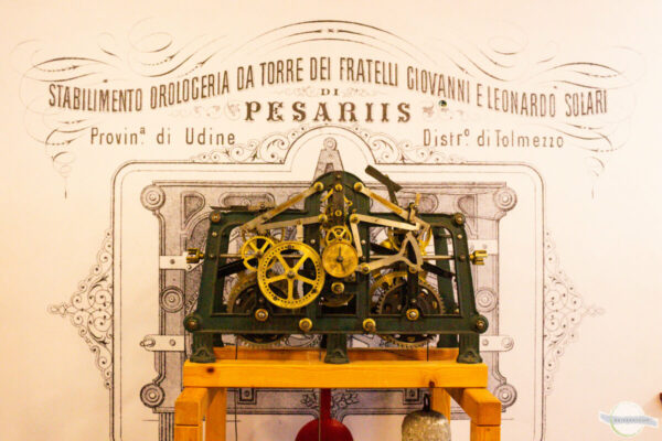 Altes Uhrwerk im Uhrenmuseum in Pesariis