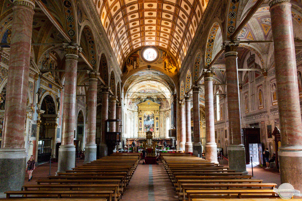 Basilica Santa Maria di Valvendra von innen