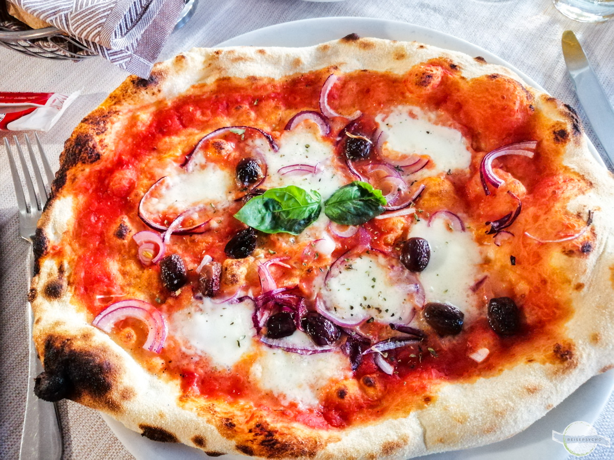 Pizza essen am Iseosee