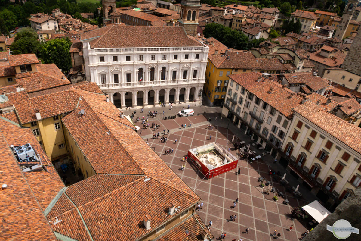Piazza Vecchia in Bergamo von oben