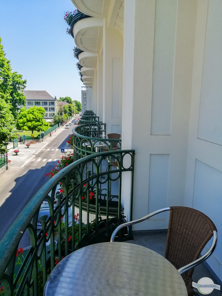 Die Balkone im Hotel Herzoghof in Baden bei Wien