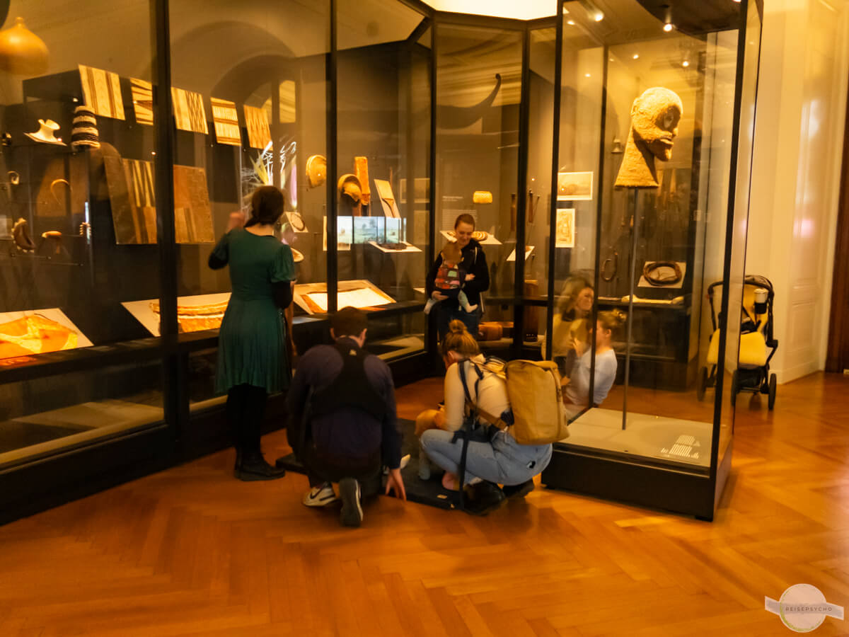 Babyführung im Weltmuseum